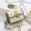 Bolso bandolera verde y crema con bordado de gato y dos correas de hombro intercambiables - 21cm x 8cm x 14cm / Verde