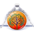 Detail der Lebensbaum-Halskette mit buntem Glas-Cabochon und silberner Gliederkette - Orange Farbverlauf Baum (JY005355-7)
