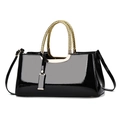 Borsa a mano in pelle verniciata nera lucida con manici dorati e dettagli in metallo - 34x11x16cm / Nero
