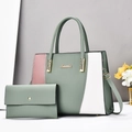 Détail du sac cabas multicolore avec portefeuille assorti et garnitures dorées - Vert