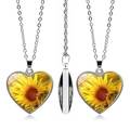 Detailansicht der herzförmigen Sonnenblumen-Halskette mit Fokus auf den Anhänger - Frischer Sonnenblumen-Stil (JY005549-3)
