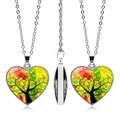 Dettaglio della collana a cuore in argento con intarsio in vetro colorato albero della vita - Tonalità Verde Giallo Rosso Albero della Vita (JY005559-4)
