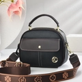 Bolso cuadrado de cuero en negro y marrón con correa de jacquard floral elegante - Longitud 21 Ancho 9 Altura 18 / Negro