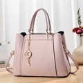 Sac fourre-tout rose macaron élégant en cuir grainé avec pendentif en étoile - Rose