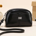 Borsa a tracolla minimalista in ecopelle nera con doppia zip e fibbia in argento lucido - Nero