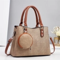 Détail du sac à main kaki avec pochette ronde amovible et bandoulière réglable chic - Sac À Main Et Pochette Ronde / Kaki