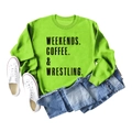 Detalle de puños y cuello de canalé en sudadera verde lima con texto en negro - S / Verde Neón (Letra Negra)