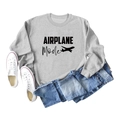 Vue à plat d'un sweat gris Airplane Mode avec jean bleu et baskets en toile blanche - S / Gris (Police Noire)