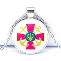 Detailaufnahme der silbernen Halskette mit Ukraine Navy Emblem auf weißem Hintergrund - Marine Emblem Anker Stil (JY006291-8)