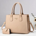 Détail du sac cabas beige à rayures avec anneaux dorés et petit porte-monnaie assorti - 31x14x23.5cm / Kaki