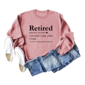 Rosafarbenes Sweatshirt mit Retired Definition Aufdruck und lässigem Flat-Lay Design - S / Roségoldenes Sweatshirt (Schwarze Schrift)