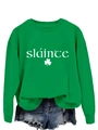 Détail du sweat vert Sláinte avec imprimé trèfle blanc et short en jean bleu - Sweat-shirt Vert Herbe (Police Blanche)