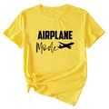 Détail d'un t-shirt jaune en coton avec imprimé AIRPLANE Mode et ourlet noué à la taille - S / Jaune (Police Noire)