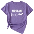 Détail du t-shirt violet Airplane avec ourlet noué et texture en coton chiné doux - S / Violet (Police Blanche)