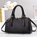 Grande borsa a bauletto nera con trama litchi, anelli dorati e tracolla moda - L26cmxP13cmxH15cm / Nero