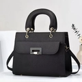 Elegante bolso de mano negro con textura de litchi, asa y correa de cadena dorada - Negro
