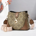 Borsa a secchiello vintage stampata con ampia tracolla e ciondolo a volpe dorata - Patchwork Caffè Cachi (Stile 3)