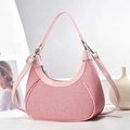 Sac hobo croissant en tissu rose avec anses en cuir et bandoulière réglable - Rose