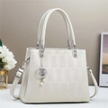 Sac à main matelassé blanc crème élégant avec pendentif étoile lune et perle - Blanc Cassé