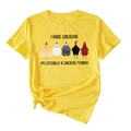 Gros plan d'un T-shirt en coton jaune avec des poulets drôles et un texte humoristique - S / Jaune (Texte Noir)
