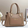 Elegante khakifarbene Damen-Handtasche aus Kunstleder mit modischem Logo und Gurt - Khaki