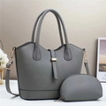 Grand sac cabas gris foncé en cuir grainé avec sa petite pochette assortie assortie - L24cm L11cm H23cm / Gris