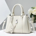 Bolso de mano marfil con textura de grano lichi, colgante de candado y monedero pequeño elegante - L29 A12 A21 / Blanco