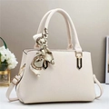 Sac à main élégant en cuir crème avec foulard en soie et finitions dorées - Blanc Cassé