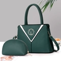Sac fourre-tout vert émeraude à grain de litchi avec patchwork en V et métal doré - Vert