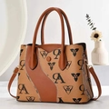 Elegante bolso patchwork para mujer con estampado de monograma y correa ajustable de piel - 29x12x22cm / Amarillo Tierra