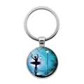 Dettaglio portachiavi in metallo argento con silhouette di ballerina sotto la luna - Stile Ballerina Sotto la Luna (JY007572-10)
