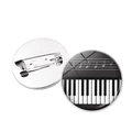 Vue détaillée avant et arrière du badge note de musique et touches de piano avec épingle - Combinaison de Note et Clavier (JY007517-5)