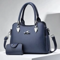Dunkelblaues Handtaschen-Set aus Leder mit Kieseltextur und abnehmbarem Schultergurt - Blau