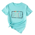 Détail du t-shirt bleu clair Speech Therapy avec imprimé cœur et nœud décoratif en bas - Bleu Eau Profonde (Lettres Noires)