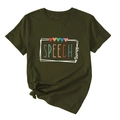 Détail du t-shirt vert olive speech therapy avec typographie colorée et ourlet noué - Vert Armée (Lettres Blanches)