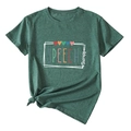 Détail de l'imprimé Speech Therapy sur T-shirt vert foncé avec noeud élégant à l'ourlet - Vert Vintage (Lettres Blanches)