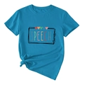 Détail d'un t-shirt bleu orthophonie avec imprimé cœur coloré et nœud latéral décoratif - Bleu Lac (Lettres Noires)