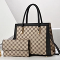Gros plan sur le sac fourre-tout en jacquard avec portefeuille assorti et finitions en cuir - Kaki