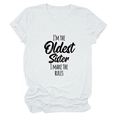 Détail du t-shirt blanc en coton avec slogan I'M THE OLDEST SISTER et manches revers - Blanc (Police Noire)