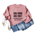 Tenue à plat avec sweat-shirt rose à message, jean bleu et baskets blanches - S / Or Rose (Police Noire)