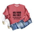 Sweatshirt rouge à col rond avec impression de slogan noir Half Hood Half Holy - S / Rouge (Police Noire)