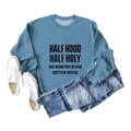 Mise à plat de sweat bleu en coton avec texte Half Hood Half Holy et jean bleu clair - S / Bleu (Police Noire)