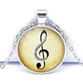 Collana vintage con ciondolo chiave di violino tasti di pianoforte e pergamena - Stile Chiave di Violino Vintage e Piano (JY007513-3)
