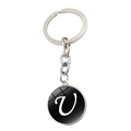 Détail du porte-clés lettre V argenté avec pendentif rond noir et dôme en verre - Lettre U