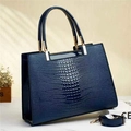 Dunkelblaue Handtasche für Damen mit Krokodilmuster, goldener Hardware und zwei Griffen - Blau