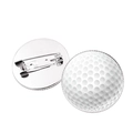 Makroaufnahme einer weißen Golfball-Anstecknadel mit Textur und Sicherheitsverschluss - Golf Stil (JY007725-12)