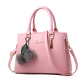Elegante borsa da donna in ecopelle rosa con ciondolo a pompon e foglia alla moda - Rosa