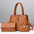 Ensemble de 3 sacs pour femmes marron caramel avec matelassage et finitions dorées - Ensemble trois pièces / Jaune Terre
