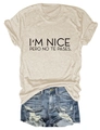Détail du t-shirt couleur avoine avec slogan imprimé et short en jean bleu délavé usé - S / Sable (Police Noire)