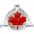 Collana bandiera del Canada con ciondolo a foglia d'acero rossa su texture legno vintage - Stile Venatura del Legno Incrinata (JY007841-4)